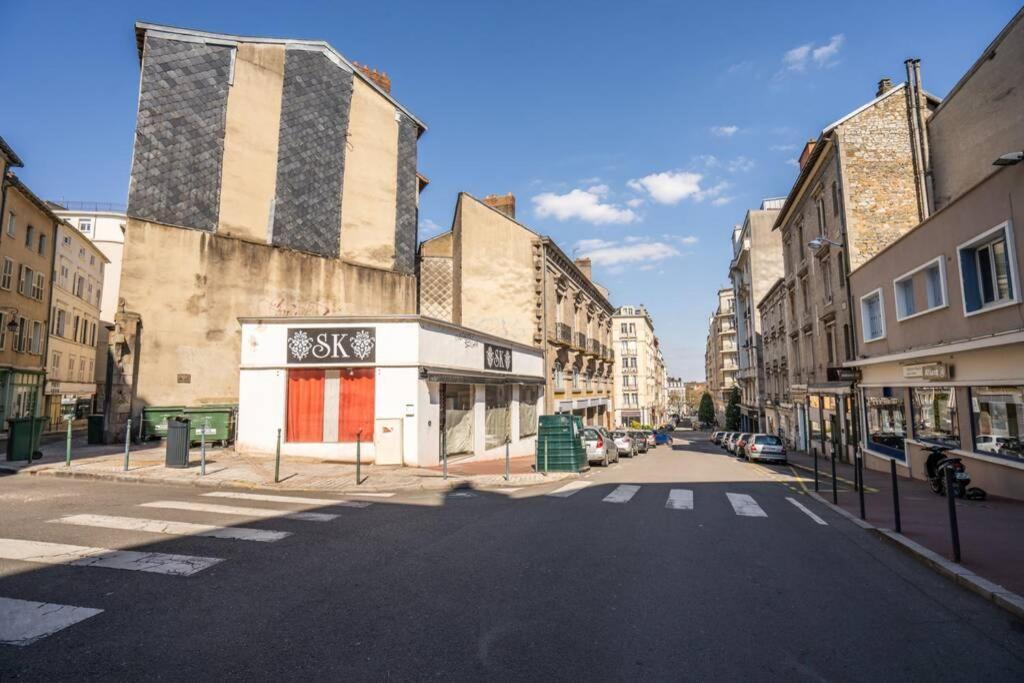 La Veilleuse - Appartement Au Coeur Du Centre Ville Limoges Esterno foto